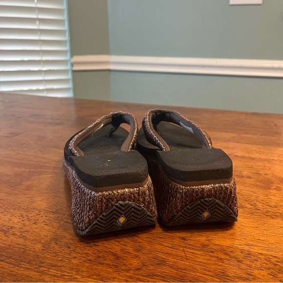 Volatile Brown Raffia wedge sandals size 9.5 - Picture 7 of 11